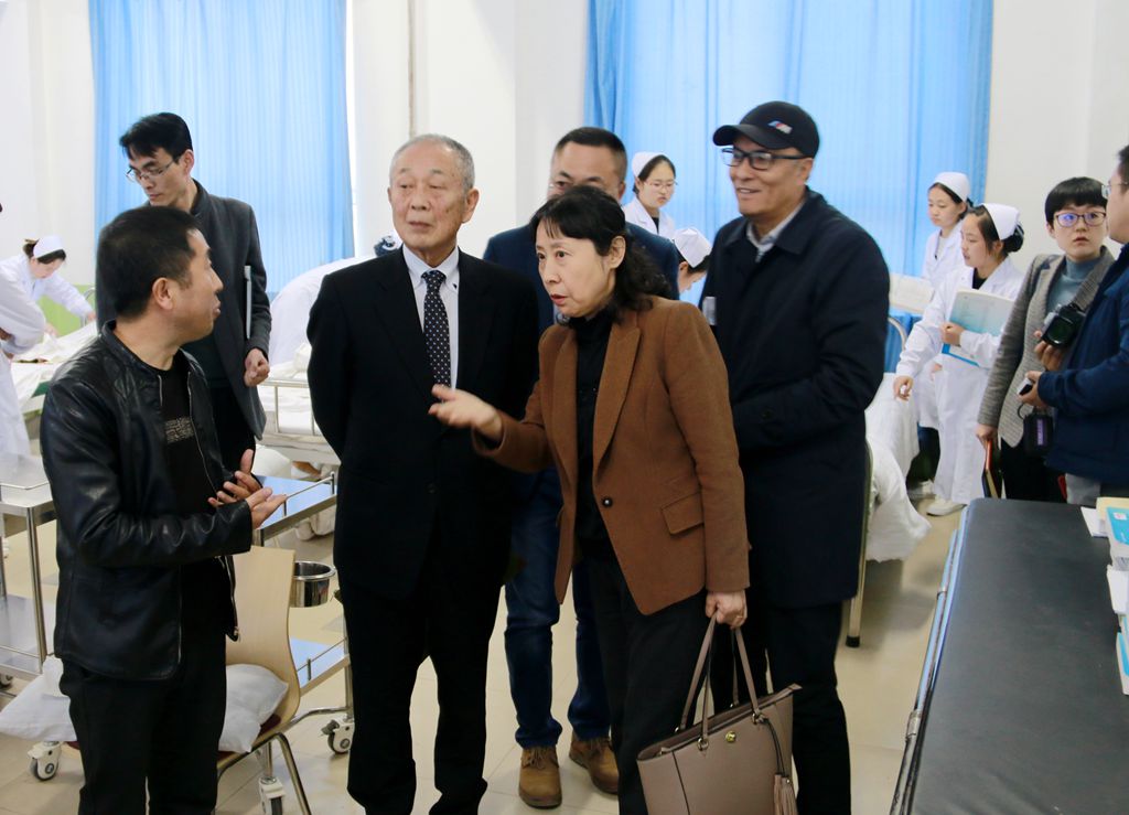 1553834710.jpg 日本近江会理事长一行来beat365官方网站考察交流3.jpg