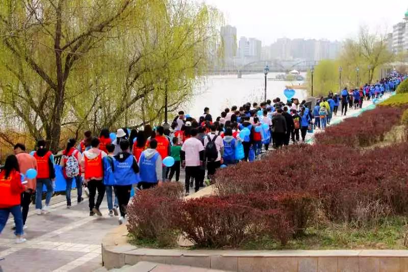 1554187289.jpg 关爱自闭症儿童beat365官方网站在行动3.jpg